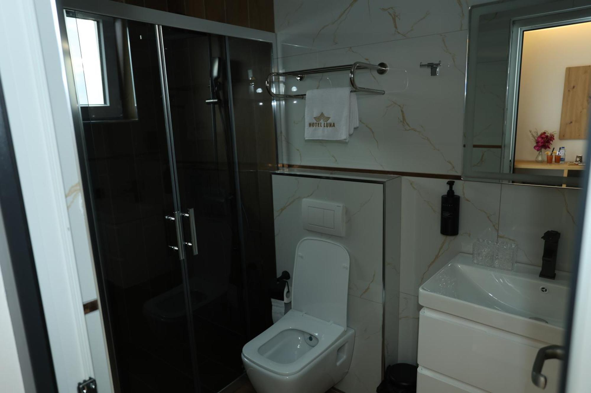 Hotel Luna Prizren Esterno foto